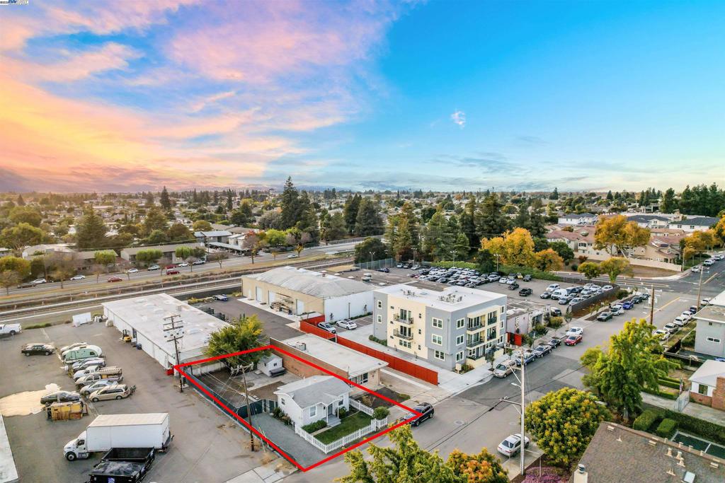 JACKSON TRIANGLE - Residential