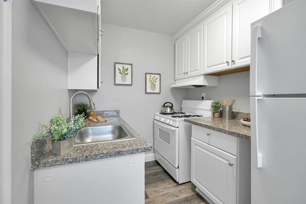 JACKSON TRIANGLE - Residential