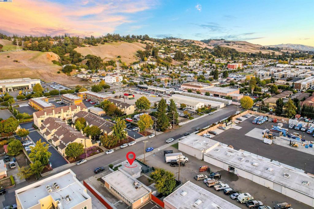 JACKSON TRIANGLE - Residential