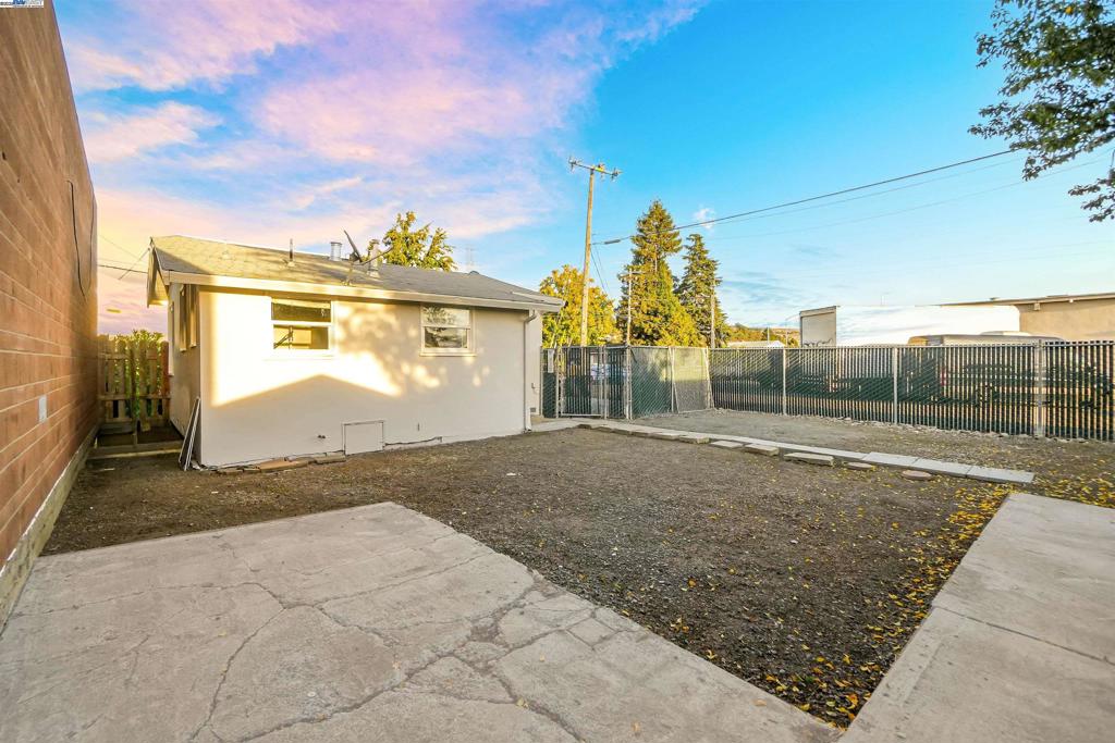 JACKSON TRIANGLE - Residential