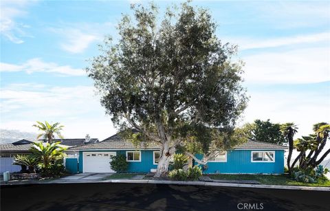 Photo of 200 Avenida San Carlos, San Clemente, CA 92672 (MLS # OC25268181)