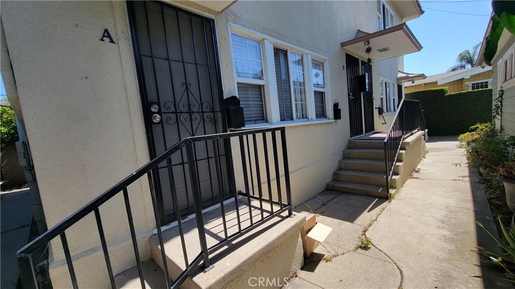 2415 E 7th Street