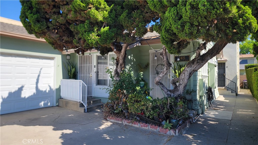 Prime East Side Long Beach - Coastal Gem: 5-Unit Investment Opportunity Blocks Away from the Sand! Asking $1,399,000
Seize the opportunity to own a piece of Long Beach's vibrant coastal landscape at 2415 7th Street. This outstanding 5-unit
apartment building, listed at $1,399,000, offers the ultimate in location and income potential, with the beach a mere seven
blocks away – perfect for enjoying sun, surf, and seaside strolls. The property boasts a desirable unit configuration, including a
charming front 2-bedroom, 2-bathroom house complete with a 2-car garage and two extra parking spots. Ideal setup for
owner occupant seeking cashflow. The rear structure houses four well-appointed units, consisting of studios and one bedrooms, designed for broad appeal in Long Beach's thriving rental market. Property is well maintained with multiple
upgrades and remodeling throughout. Added income is generated from the convenient on-site laundry room. Beyond its
proximity to the Pacific Ocean, this address provides effortless access to an array of amenities. Residents will appreciate the
short distance to California State University, Long Beach (CSULB), as well as the eclectic mix of restaurants, boutiques, and
entertainment found along the renowned 4th Street corridor. Embrace the quintessential Long Beach lifestyle in this
exceptional income-generating property. Easy show and sell.