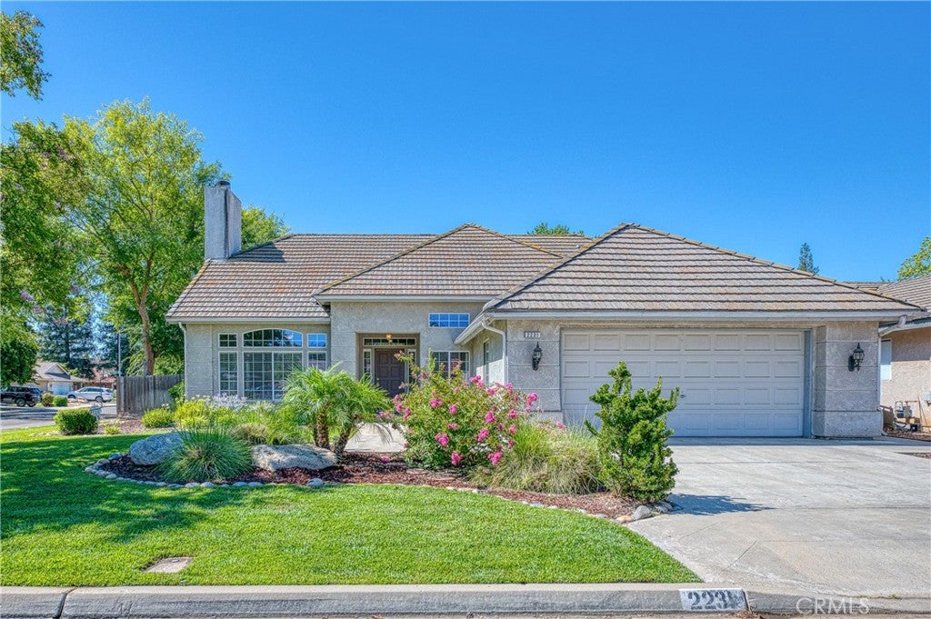 2231 E Pryor Drive