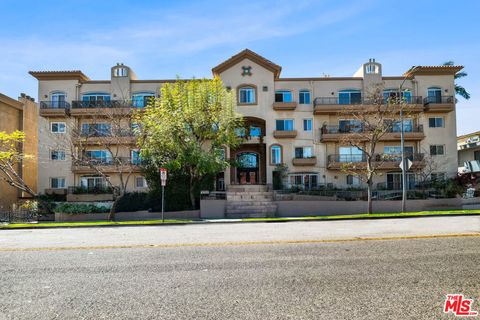 Photo of 1255 Federal Avenue #401, Los Angeles, CA 90025 (MLS # 26673451)