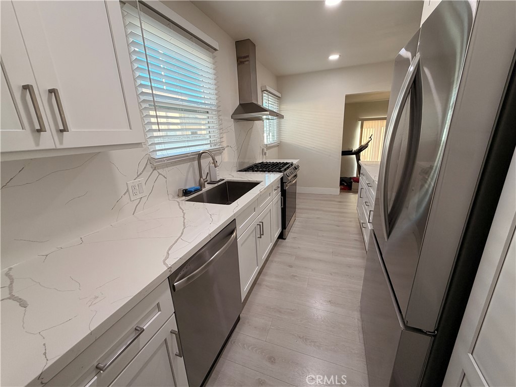 200 E Barclay Street