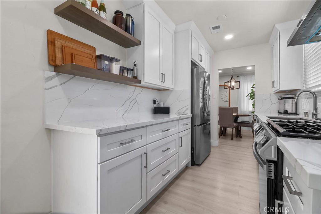 200 E Barclay Street