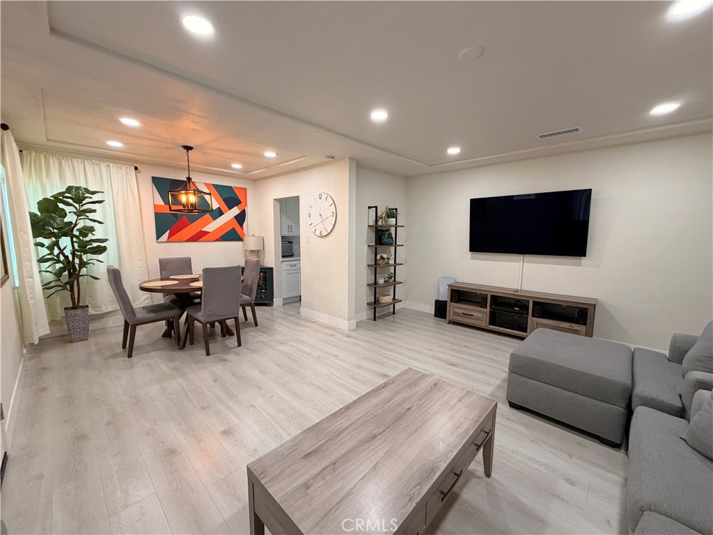 200 E Barclay Street