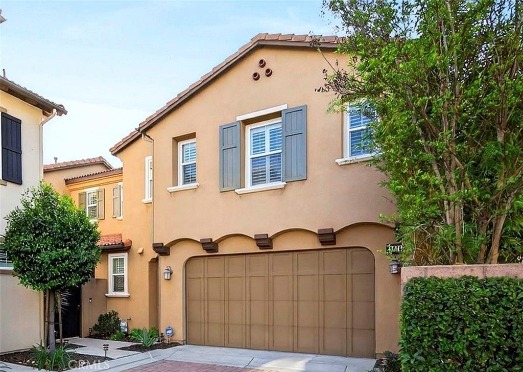 2976 E Coalinga Dr