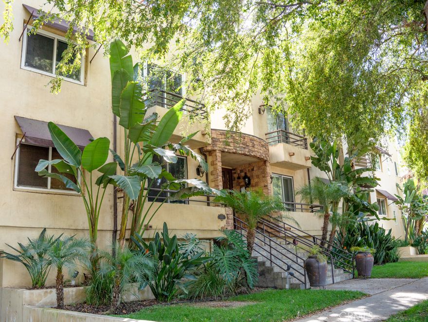 Located in a highly walkable pocket of Studio City, this 950 sq ft first-floor corner unit offers exceptional convenience near parks, shops, and daily amenities. Just off Ventura Blvd, the home provides easy access to restaurants, cafés, boutique stores, and essential services. Beeman Park and the Studio City Recreation Center, along with the Studio City Public Library, are a short distance away. The Studio City Farmers Market is only minutes away. The home is situated within the well-regarded Carpenter Community Charter School area. Interior features include an open and practical layout, windows replaced last year, a spacious primary bedroom with generous closet space, a versatile second bedroom, two well-maintained bathrooms, and a functional kitchen with ample storage. The building offers controlled access, gated parking, and convenient access to the 101 and 170 freeways. A desirable opportunity in a sought-after Studio City location.