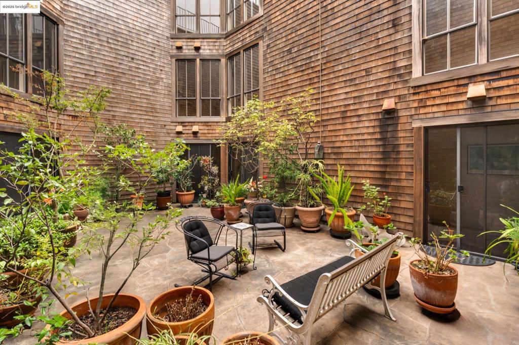 LAKESHORE/GRAND - Residential