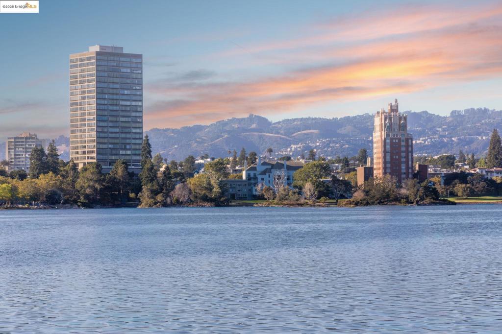 LAKESHORE/GRAND - Residential