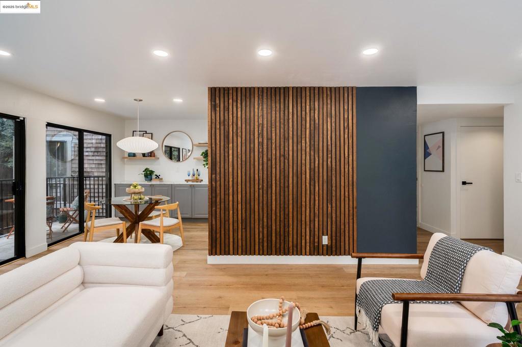 LAKESHORE/GRAND - Residential