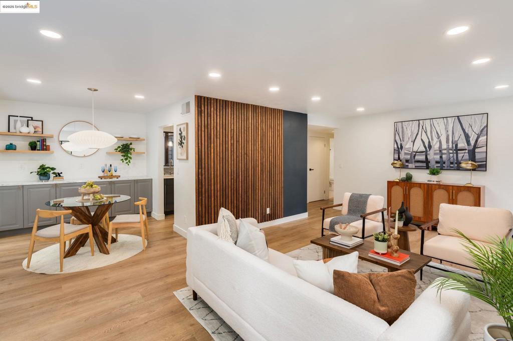 LAKESHORE/GRAND - Residential