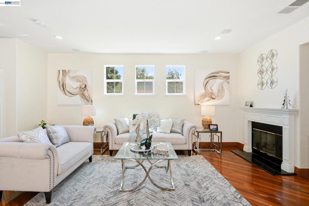 107 Olmsted Ct