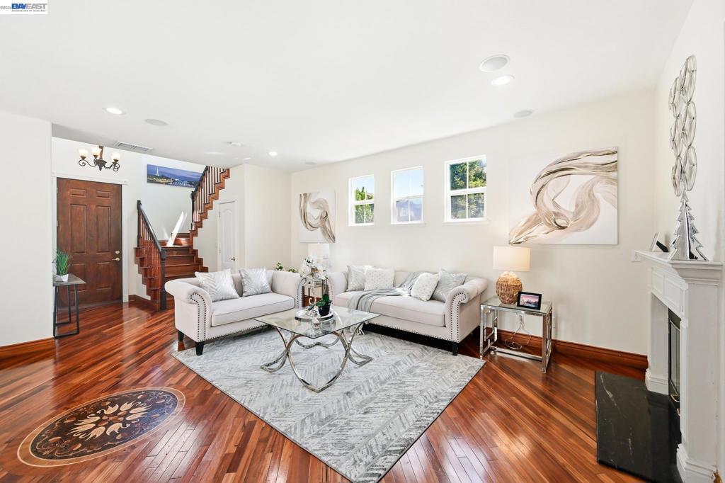 107 Olmsted Ct