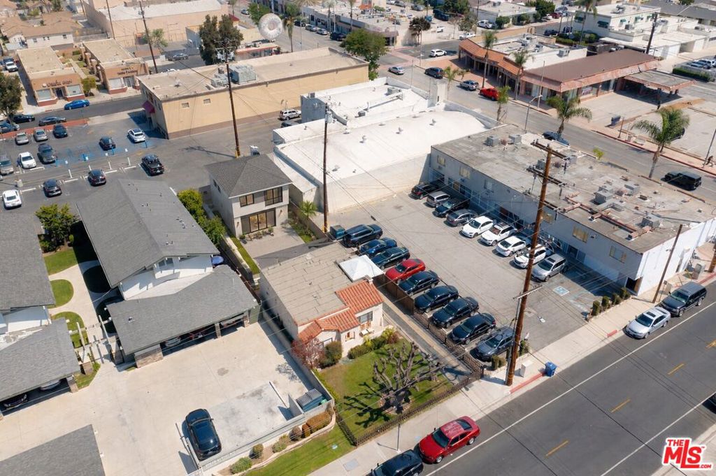 17047 Bellflower Boulevard