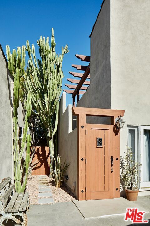 Photo of 412 Norwich Drive, West Hollywood, CA 90048 (MLS # 25629083)