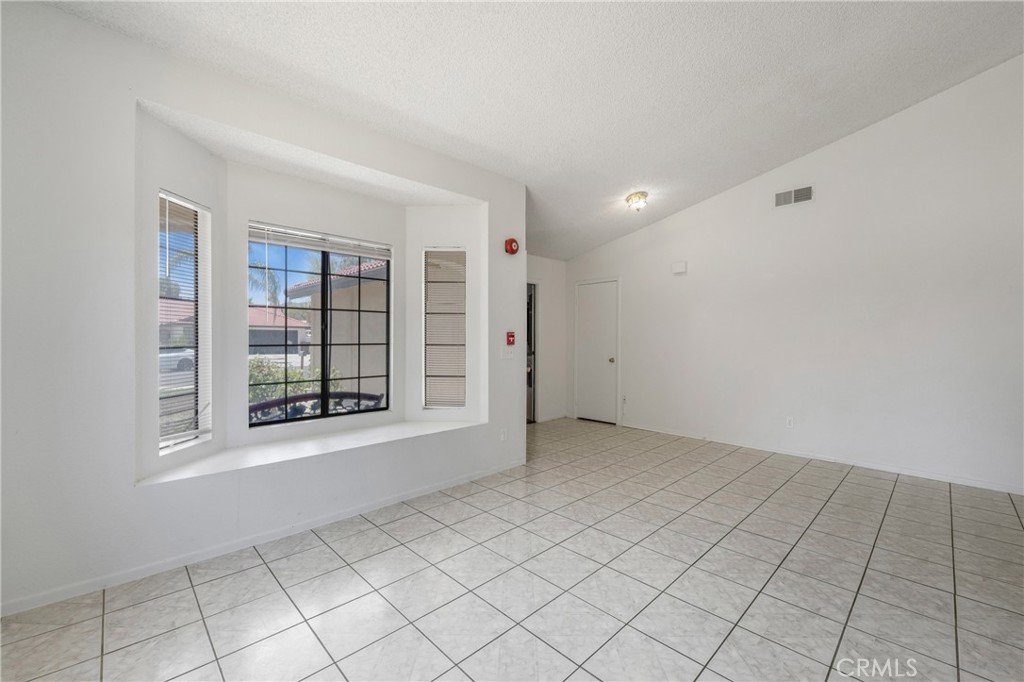 41384 Collegian Way