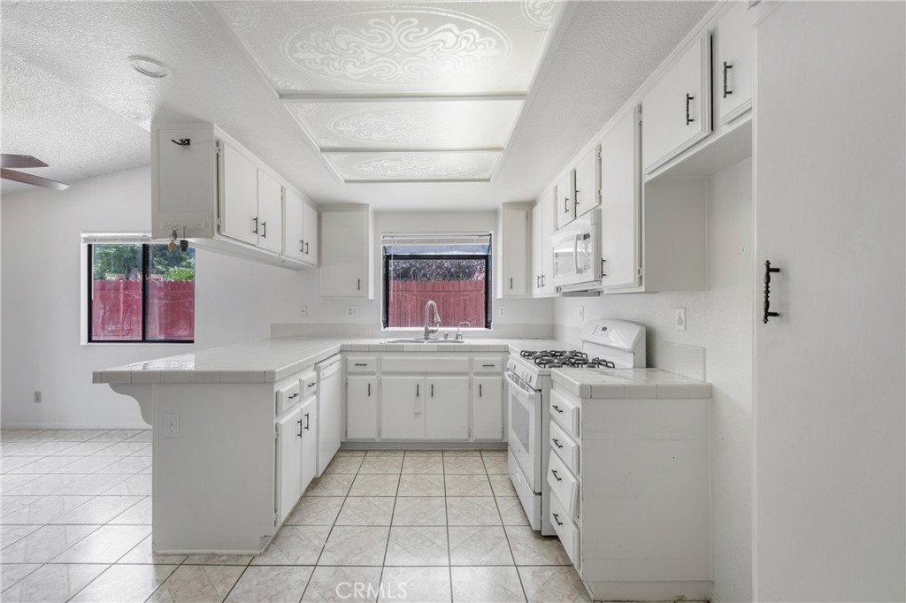 41384 Collegian Way