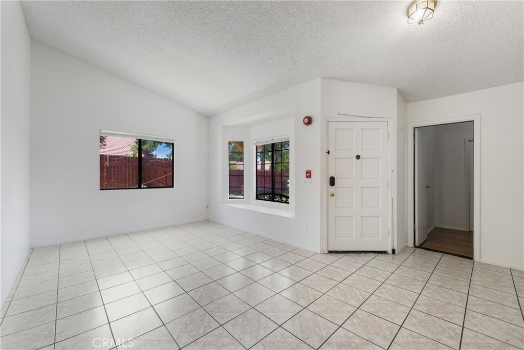 41384 Collegian Way