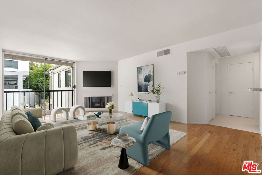 Photo of 8530 Holloway Drive #309, West Hollywood, CA 90069 (MLS # 26664835)