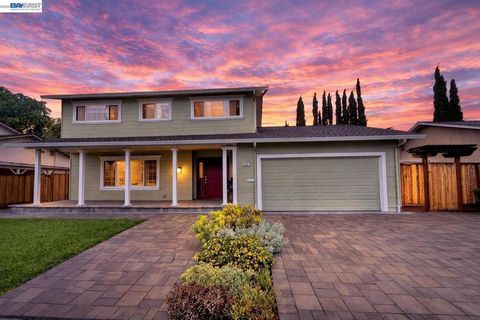 Photo of 5481 Greenfield Way, Pleasanton, CA 94566 (MLS # 41130905)