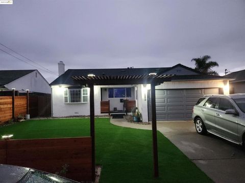 Photo of 15373 Inverness St St, San Leandro, CA 94579 (MLS # 41118061)