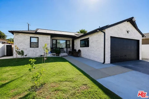 MLS: 26934291