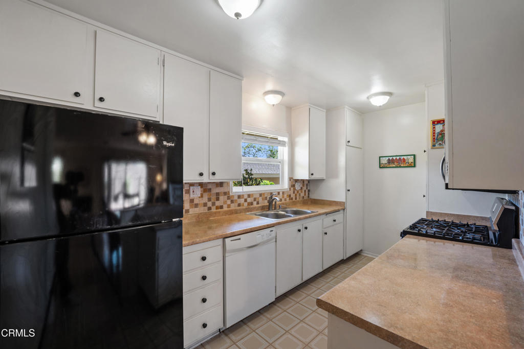 Las Posas Gardens - 2666 - Residential