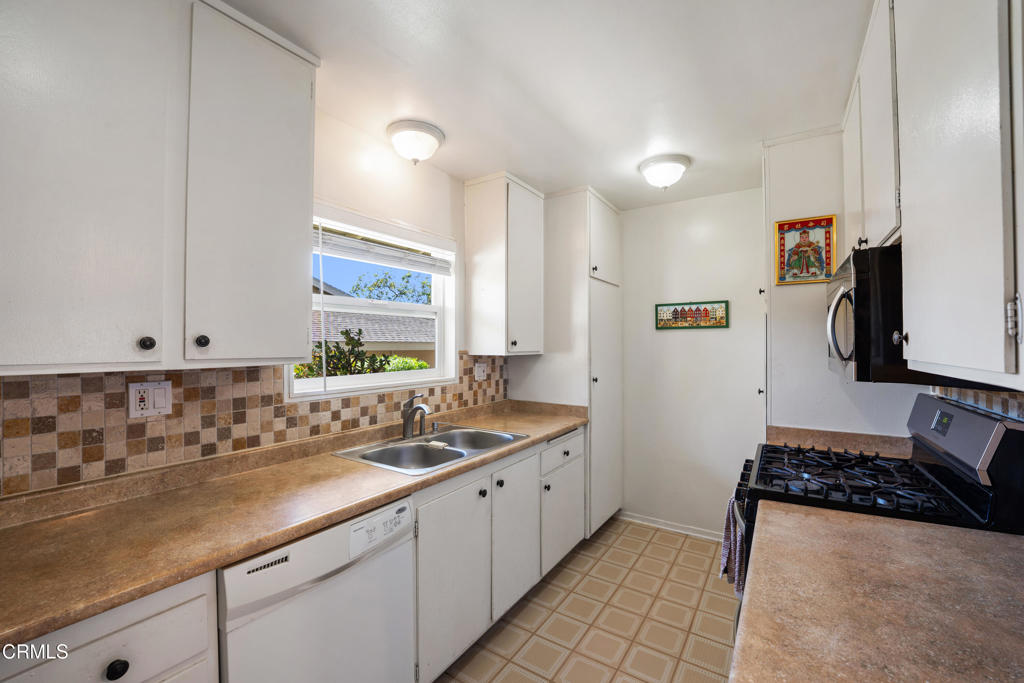 Las Posas Gardens - 2666 - Residential