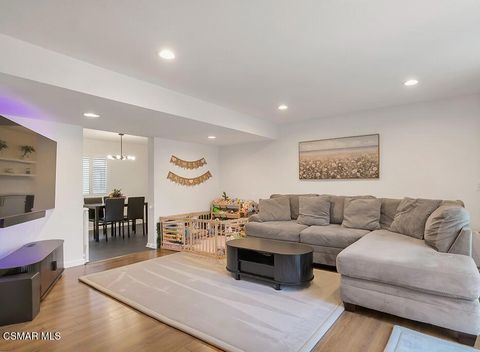 Photo of 13960 Oxnard Street, Valley Glen, CA 91401 (MLS # 226001914)