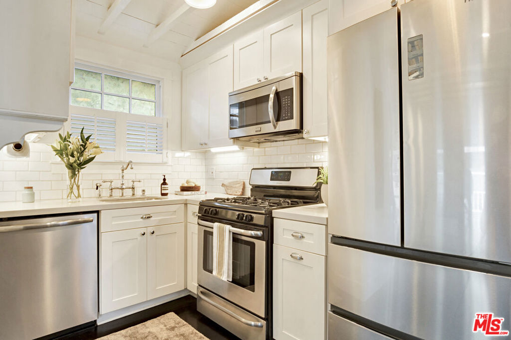 5143 La Vista Court