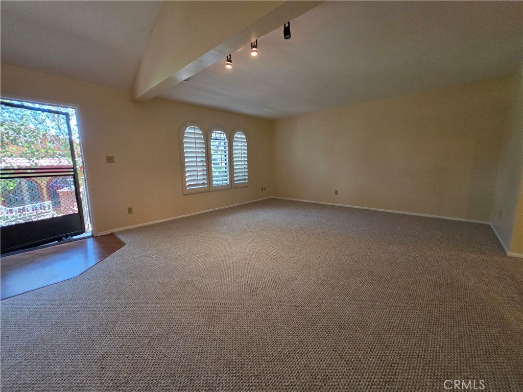 3431 Artesia 21