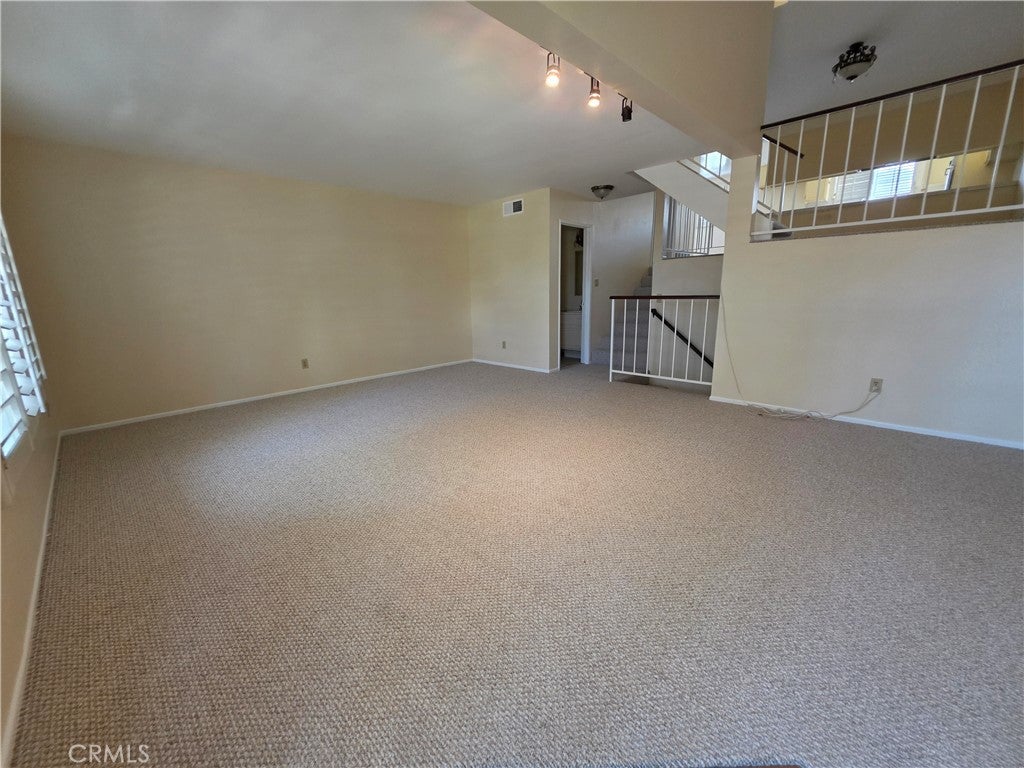 3431 Artesia 21