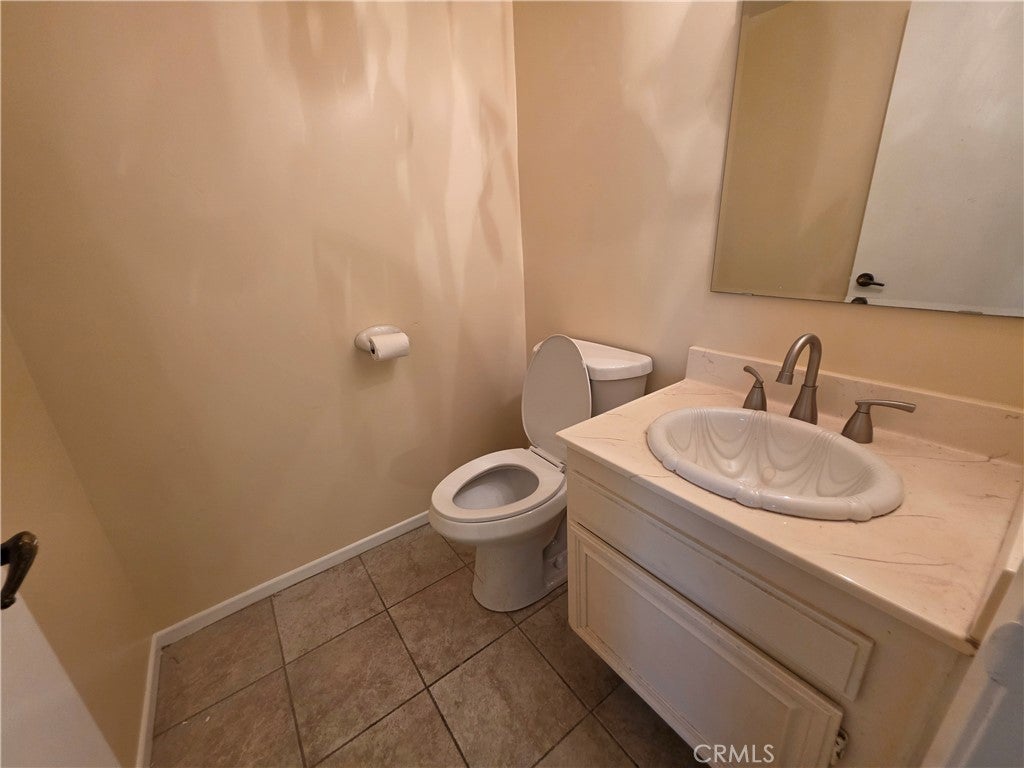 3431 Artesia 21