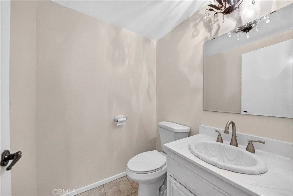 3431 Artesia 21