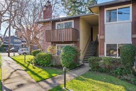 Photo of 1401 Cottage St #D, Alameda, CA 94501 (MLS # 41120544)