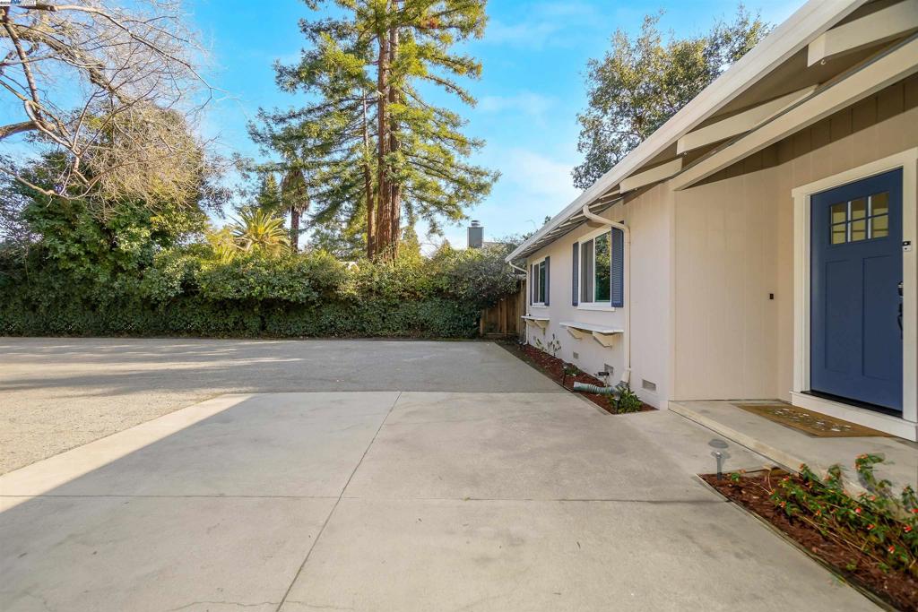 CARRIAGE SQUARE - Residential