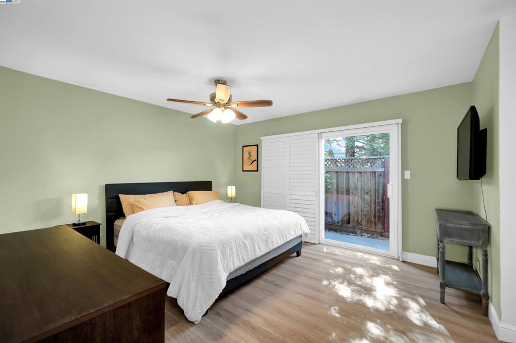 CARRIAGE SQUARE - Residential