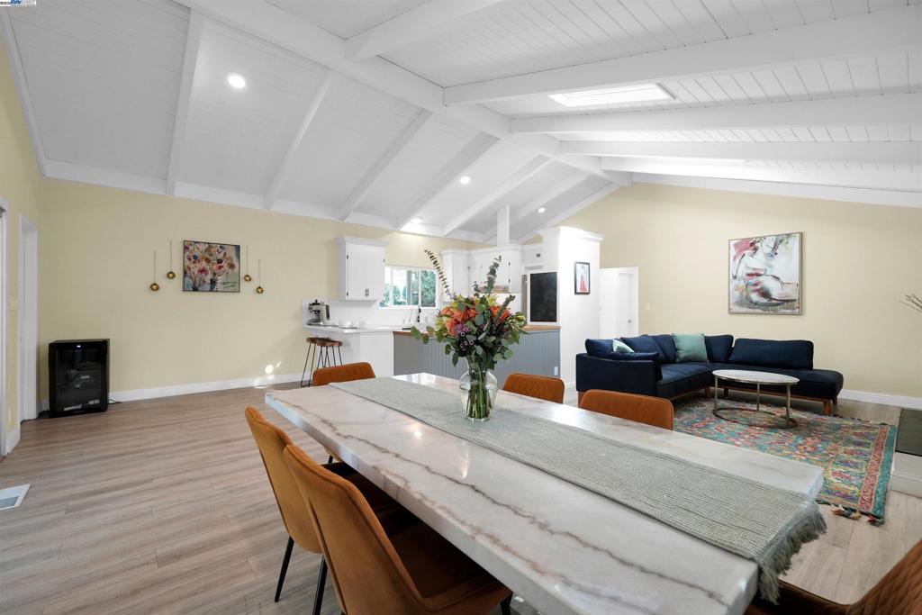 CARRIAGE SQUARE - Residential