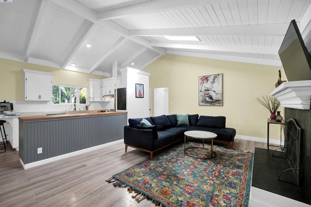 CARRIAGE SQUARE - Residential