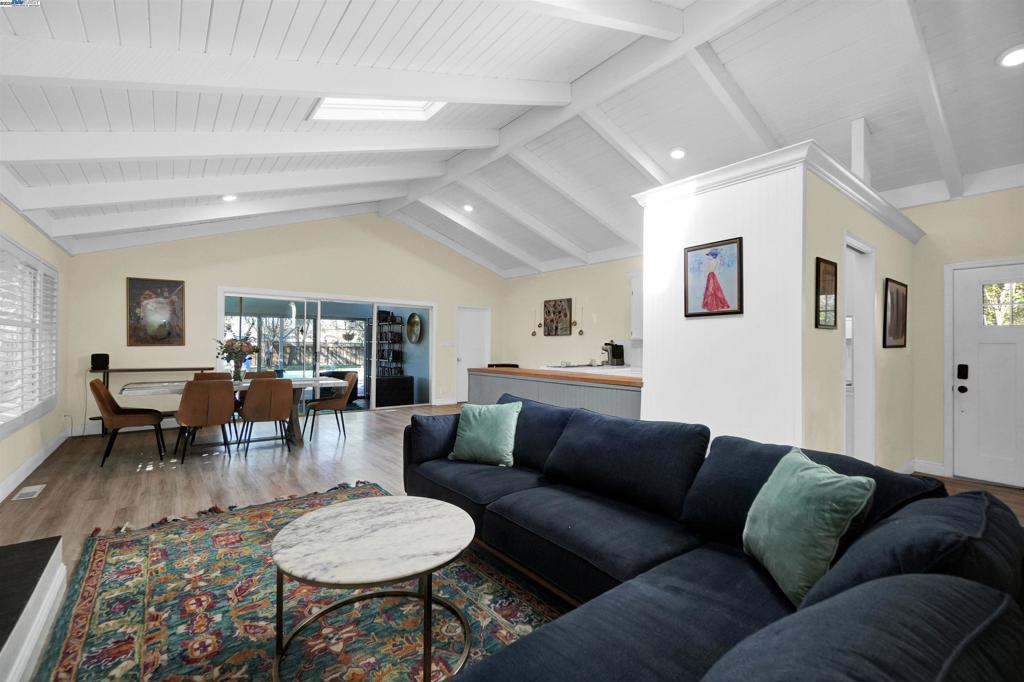 CARRIAGE SQUARE - Residential