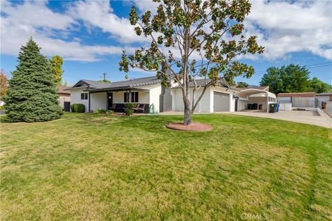 Photo of 12951 Cascade St, Yucaipa, CA 92399 (MLS # CV25263548)