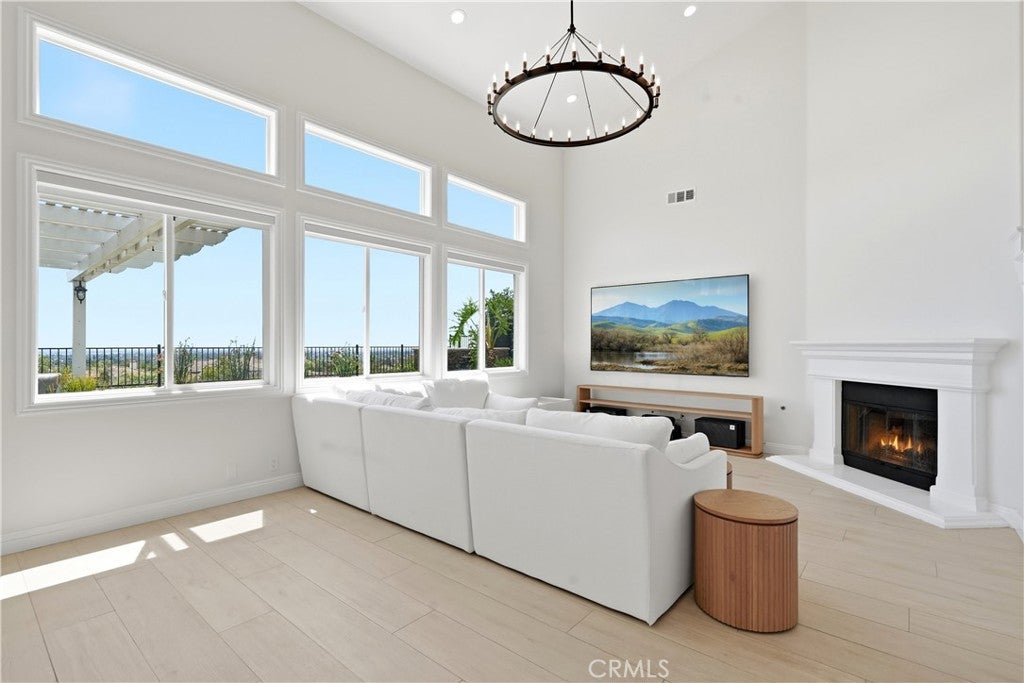17412 Harlan Dr