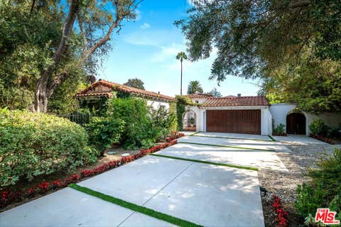 Photo of 12304 Addison Street, Los Angeles, CA 91607 (MLS # 26857327)