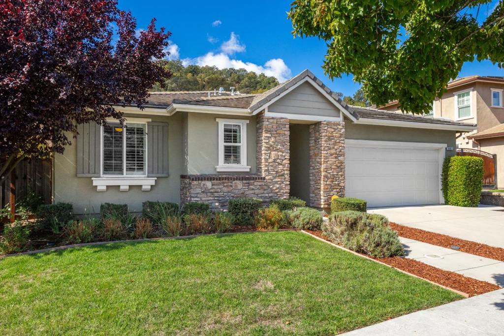 9881 Rancho Hills Drive