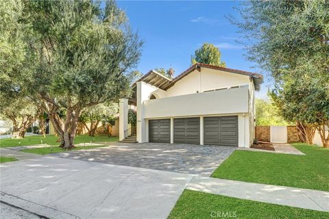 Photo of 27064 Esward Drive, Calabasas, CA 91301 (MLS # SR26060599)