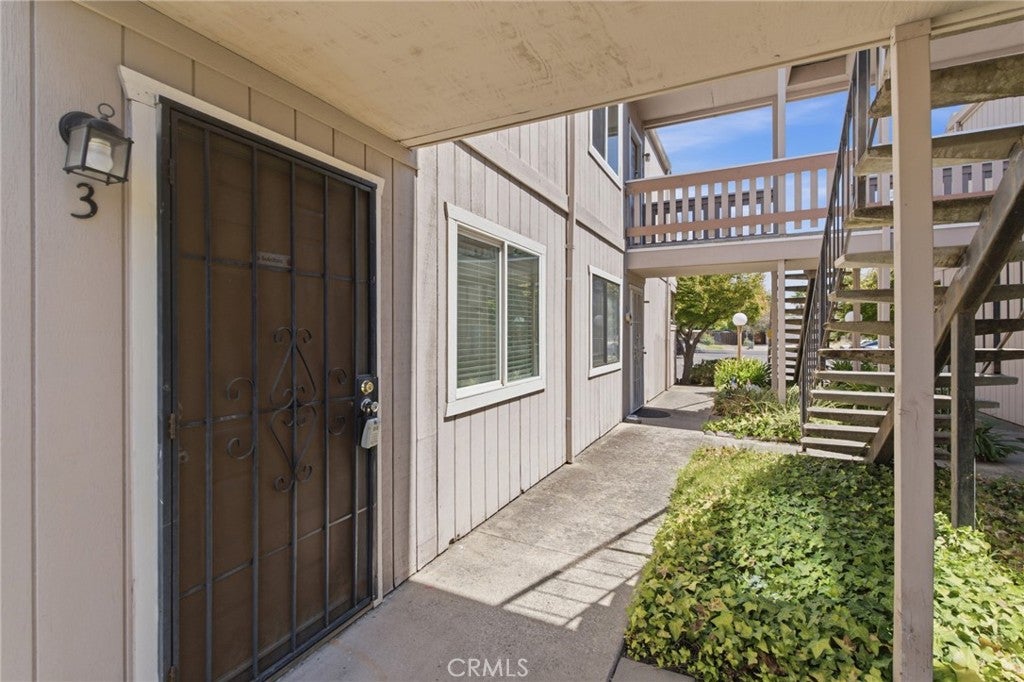 2220 Notre Dame Boulevard 3