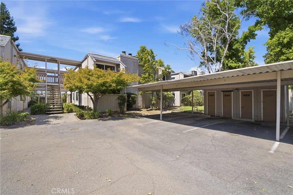 2220 Notre Dame Boulevard 3
